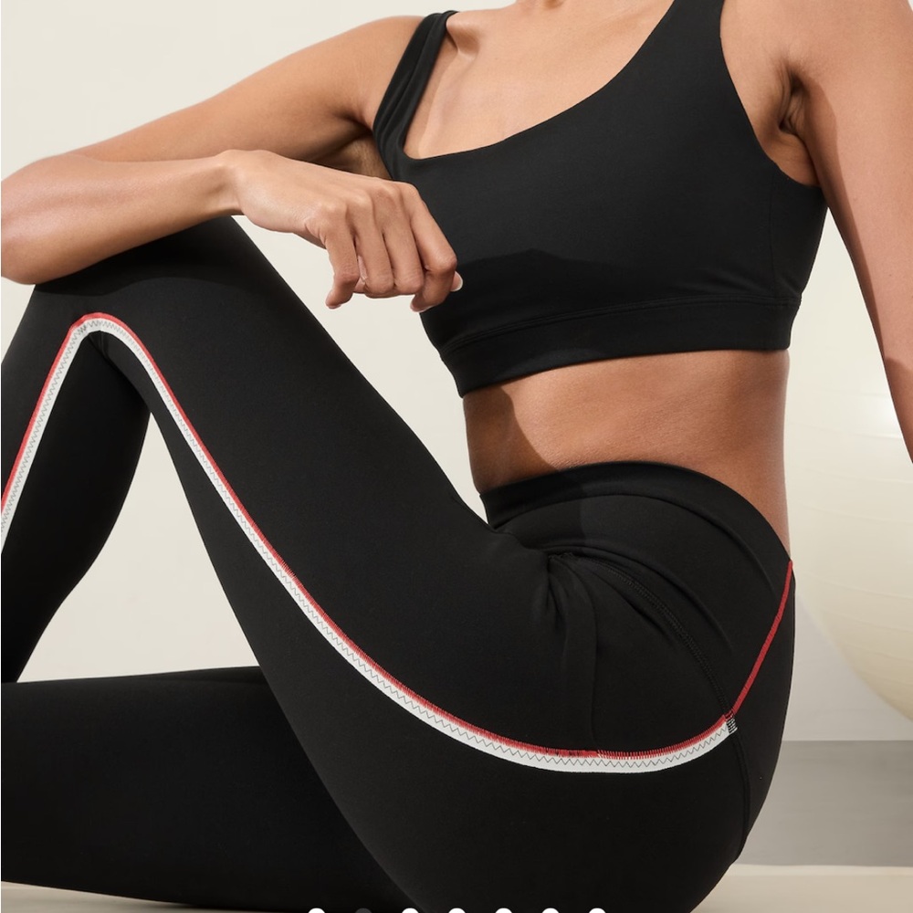 NWOT Athleta Salutation Stash High Rise tipped legging